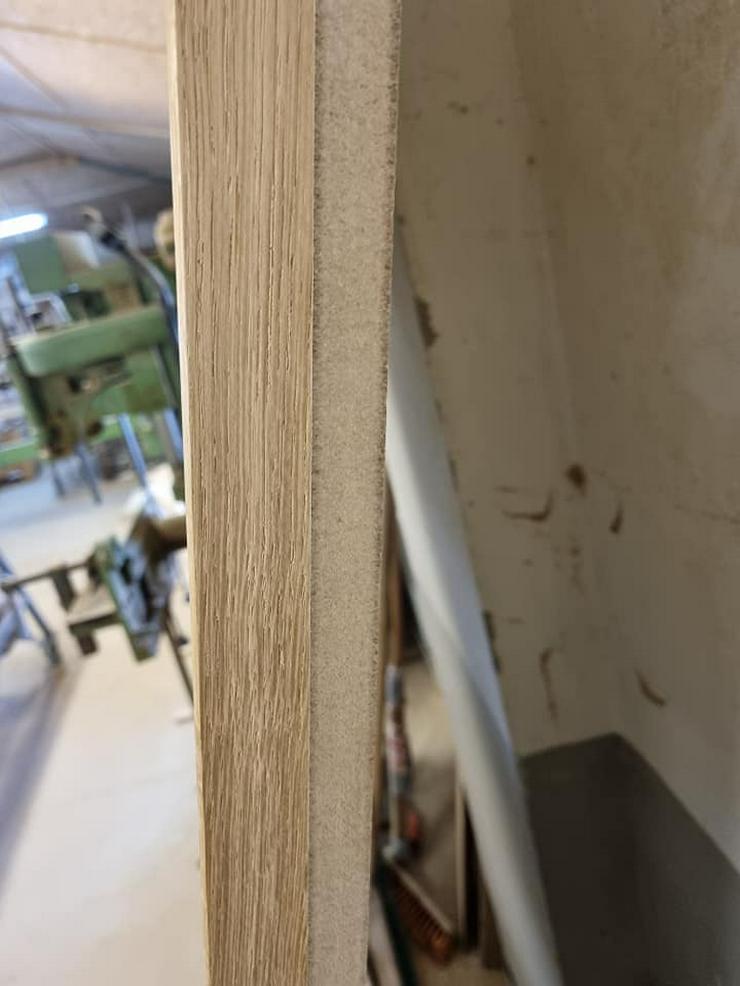 Bild 2: EICHENLAMELLEN FÜR WAND AUF MDF-PLATTE LEIMHOLZPLATTEN AUS EICHENHOLZ 40x30mm