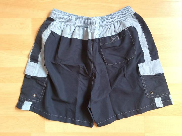 Bild 4: NEUWERTIG Shorts Gr. 170/176 dunkelblau
