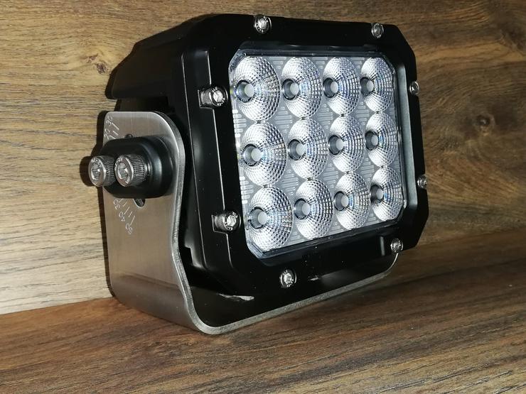 HAEVY DUTY 120 Watt LED Arbeitsscheinwerfer Agri I -Xi, Diffuse
