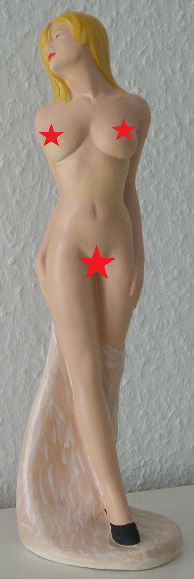 Pin-up Figur - The Lady - Künstlerin: Desislava Stanjova