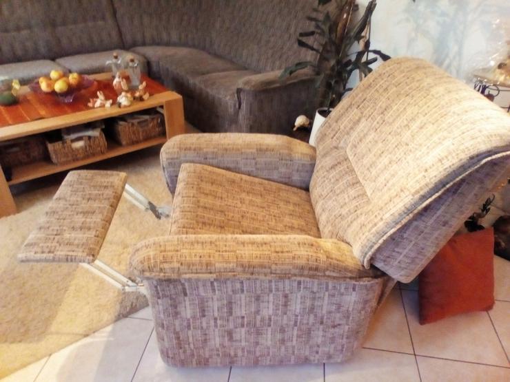 Sehr gut erhaltene Eck-Couchgarnitur mit 2 ausziehbaren Fernsehsessel - Sofas & Sitzmöbel - Bild 9