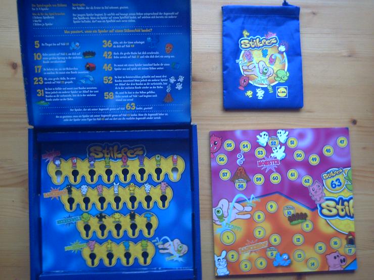 Bild 1: Stikeez Sammelbox Sammelkoffer Sammelalbum (2013, 1. Serie) mit Brettspiel und Sammelbeutel
