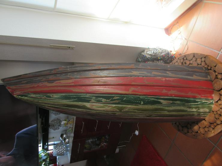 Bild 5:  Bootsregal; Regal aus Holz im Form eines Bootes / Schiffes;