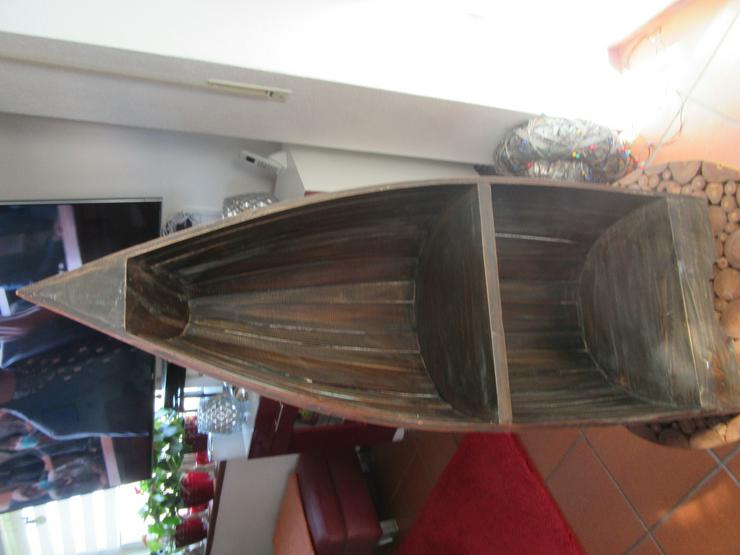 Bild 8:  Bootsregal; Regal aus Holz im Form eines Bootes / Schiffes;
