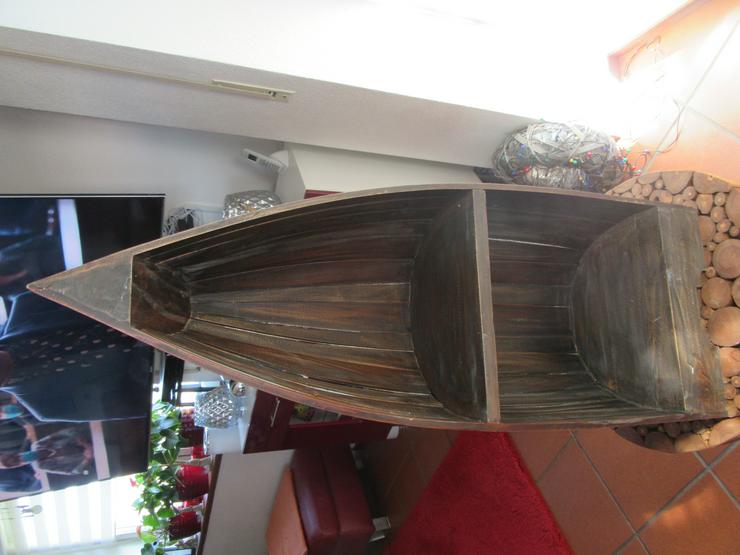 Bild 7:  Bootsregal; Regal aus Holz im Form eines Bootes / Schiffes;