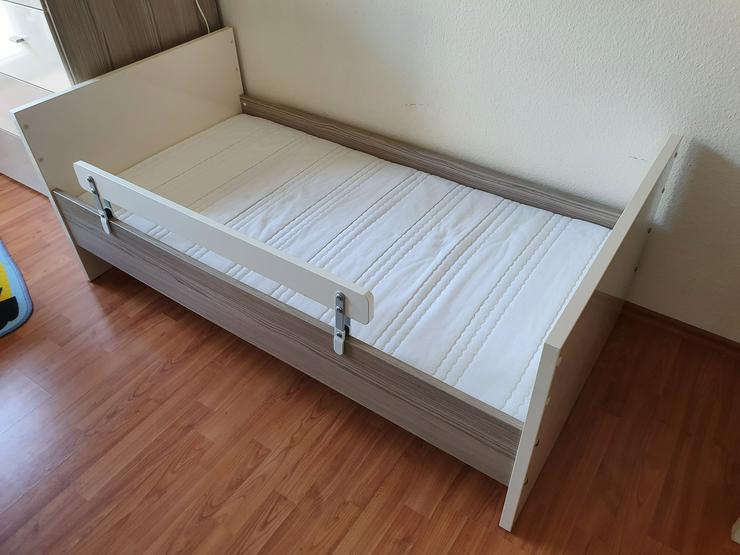 Kinderbett mit Matratze (140x70) - Betten - Bild 1