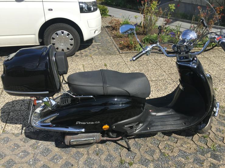 Bild 2: Moped & Motorroller