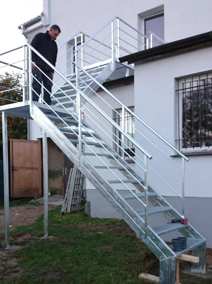 Metalltreppe für innen und außen, Treppe zur Terrasse, zum Garten 