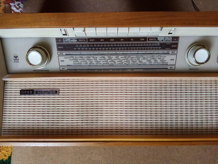 altes Radio Marke Grundig 2460