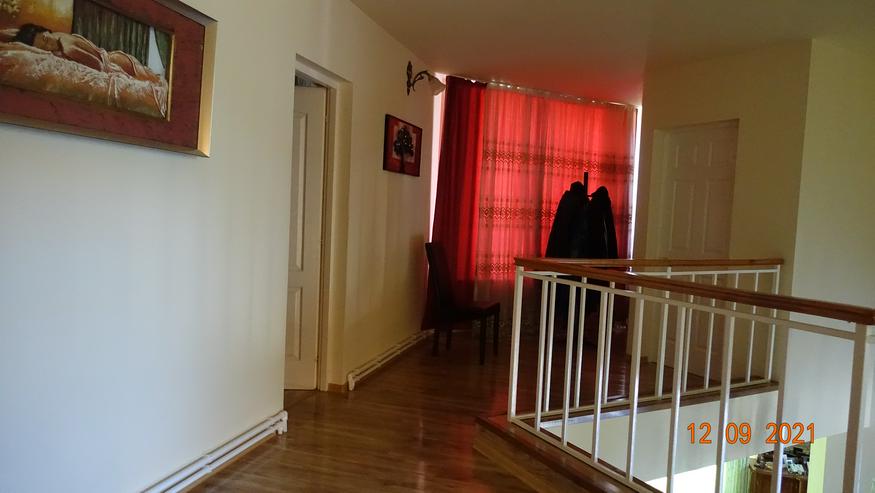 Neuwertige Villa mit zehn Zimmern in Rumänien - Haus kaufen - Bild 11