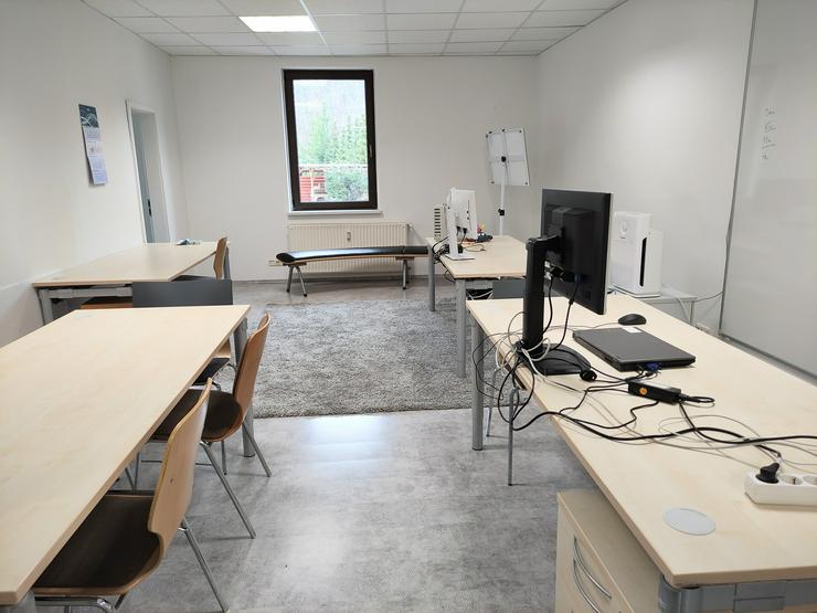 Freital/Dresden: 42qm Büro Atelier Lager m. Internet zu vermieten - Büro & Gewerbeflächen mieten - Bild 1