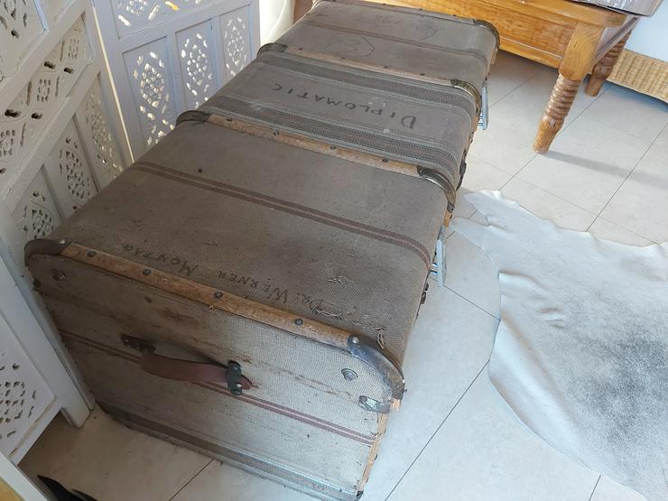 Bild 4: Antiker  Koffer Überseekoffer