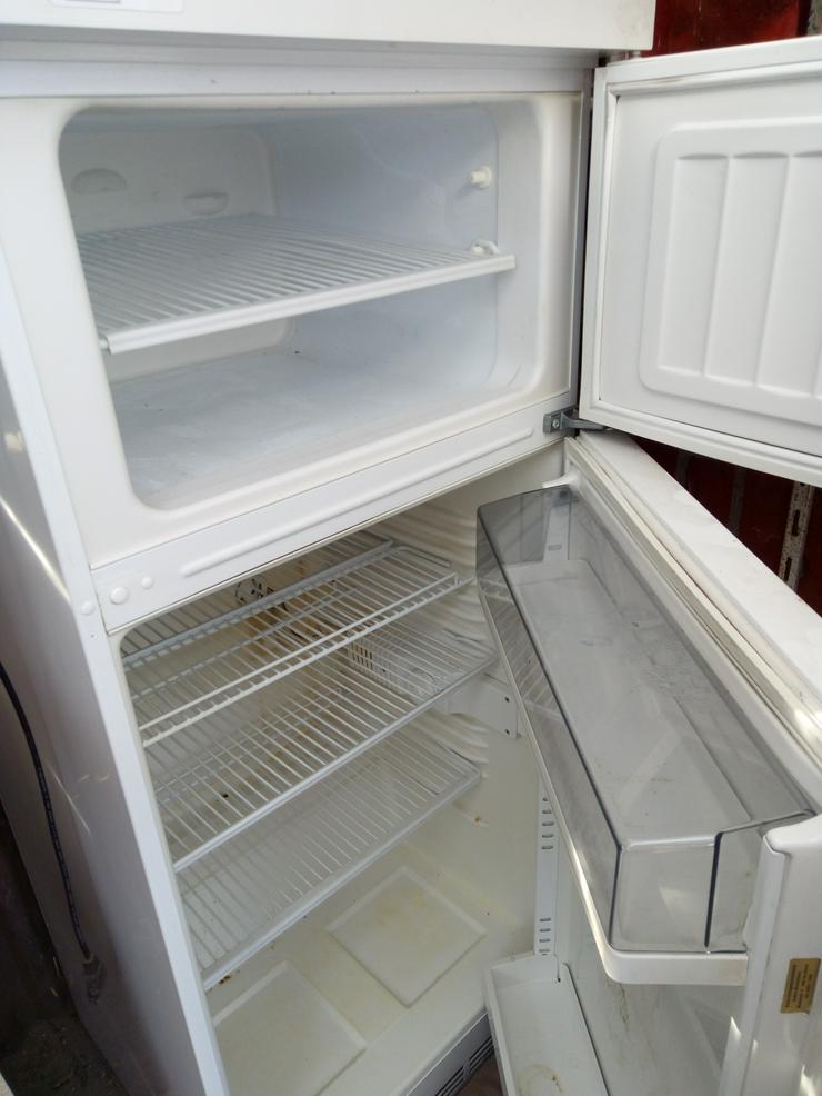Kühlschrank mit Gefrierfaecher abzugeben