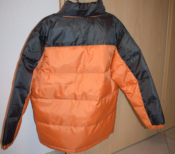 Bild 2: orange / graue Daunenjacke in Größe 170