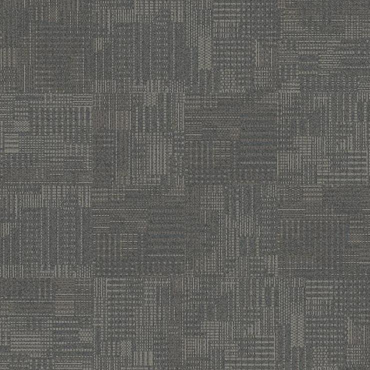Bild 2: Graue Interface Teppichfliesen mit Muster. Stark und decorativ