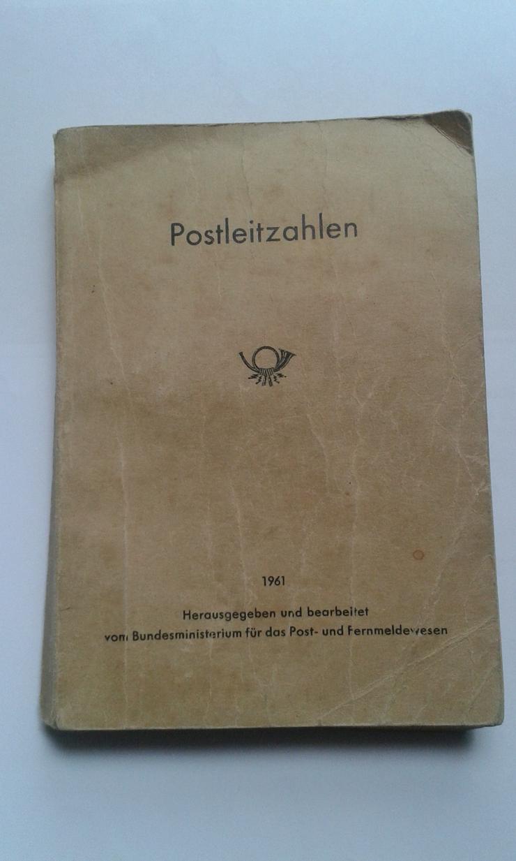 Bild 5: Alte Karte Dt. Bundespost Postleiteinheiten und altes BRD Postleitzahlen-Buch