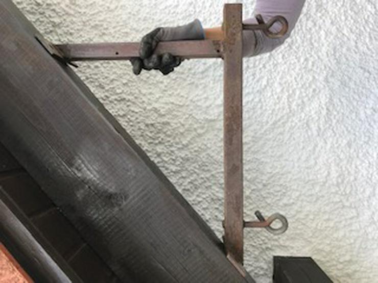 Bild 1: Schaukelhalterung an Dachsparren