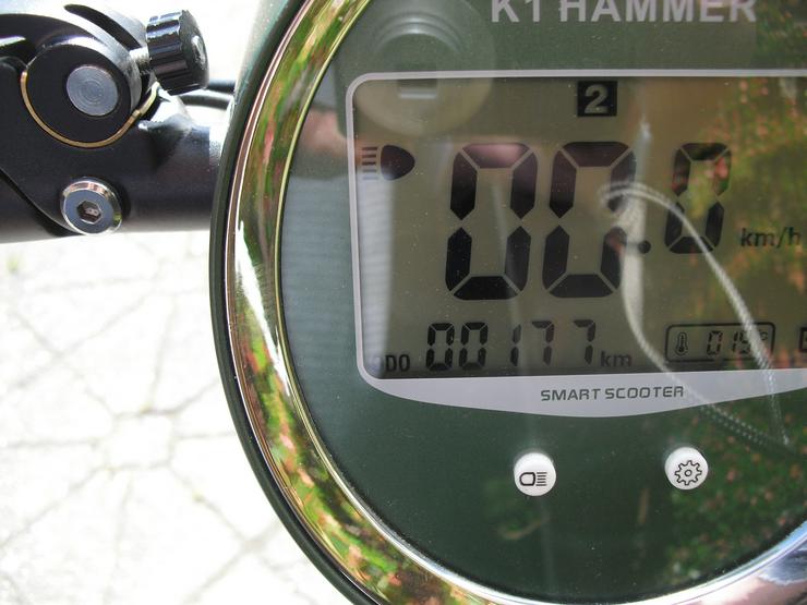 Moped & Motorroller Elektromofa faltbar 25 kmh darf ohne Helm und Führerschein gefahren werden - Moped & Motorroller - Bild 2