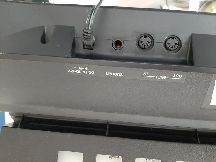 Bild 5: Yamaha PSR 320 Keyboard mit Ständer Pedal Notenhalter und Anleitung 