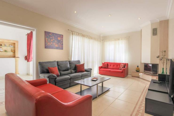 2024  Ferienhaus  Portugal  Algarve   5  Schlafzimmer  3  Badezimmer  mit  Pool   - Reise & Event - Bild 19