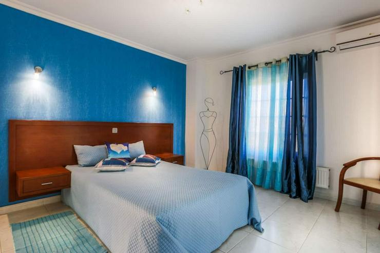 Bild 16: 2024  Ferienhaus  Portugal  Algarve   5  Schlafzimmer  3  Badezimmer  mit  Pool  