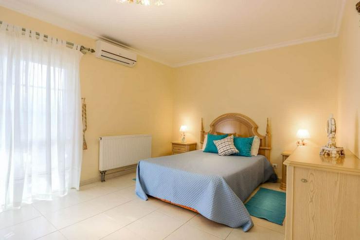 2024  Ferienhaus  Portugal  Algarve   5  Schlafzimmer  3  Badezimmer  mit  Pool   - Reise & Event - Bild 13