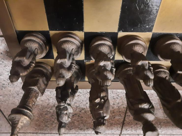 Bild 4: Schachfiguren aus Bronze - RARITÄT