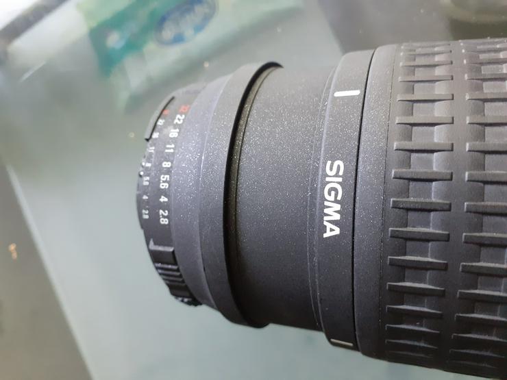 Nikon D40X mit Zubehoer z.B Ersatzakku,Objektiv,Stativ,Taschen - Digitale Spiegelreflexkameras - Bild 9