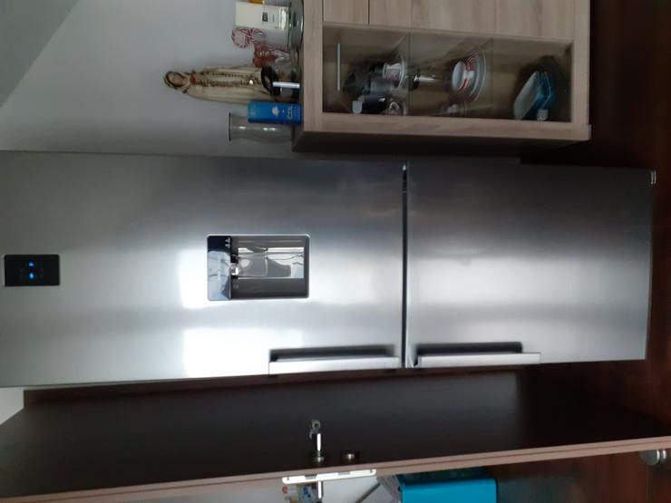 Bild 10: Samsung Kühlschrank kombiniert mit wasserspend nachfüllen hat noch 4Jahre Garantie 