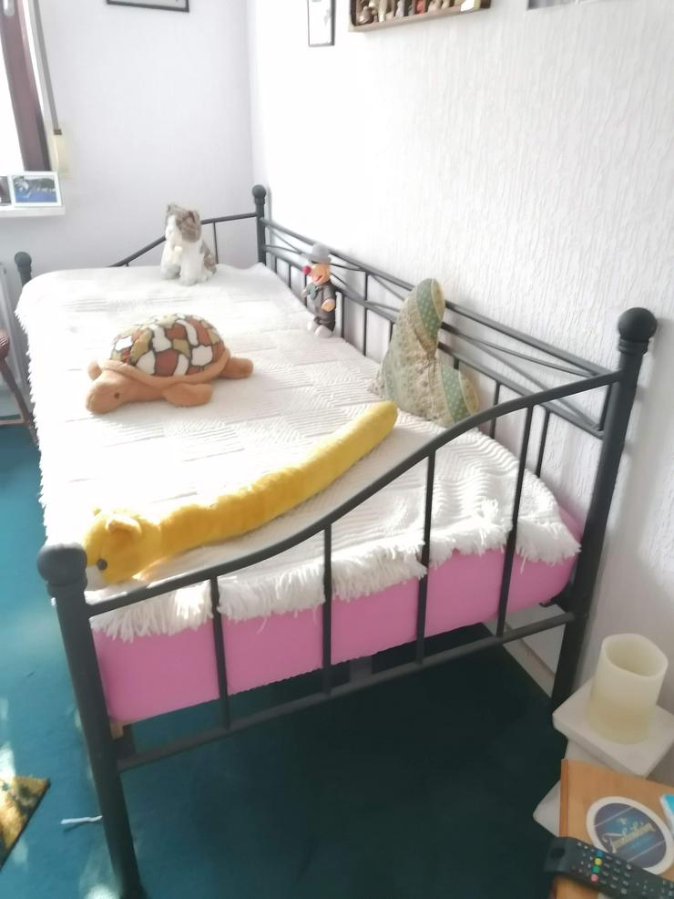 Einzelbett 90 x 2,00 m mit Lattenrost und Matratze zu verkaufen  - Betten - Bild 3