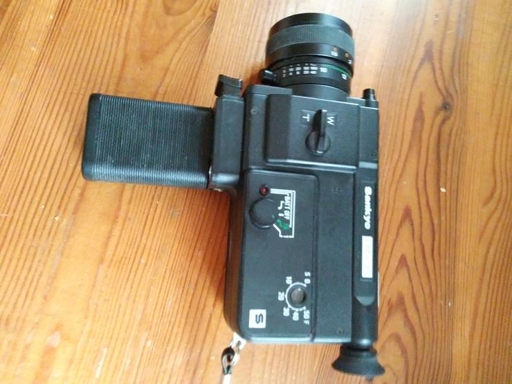 Bild 7: Film Projektor Russ 8mm Super mit Schmalfilmbetrachter Schneidetisch integriert sowie einen Synchronisator um Filme zu vertonen sowie diverce Filme