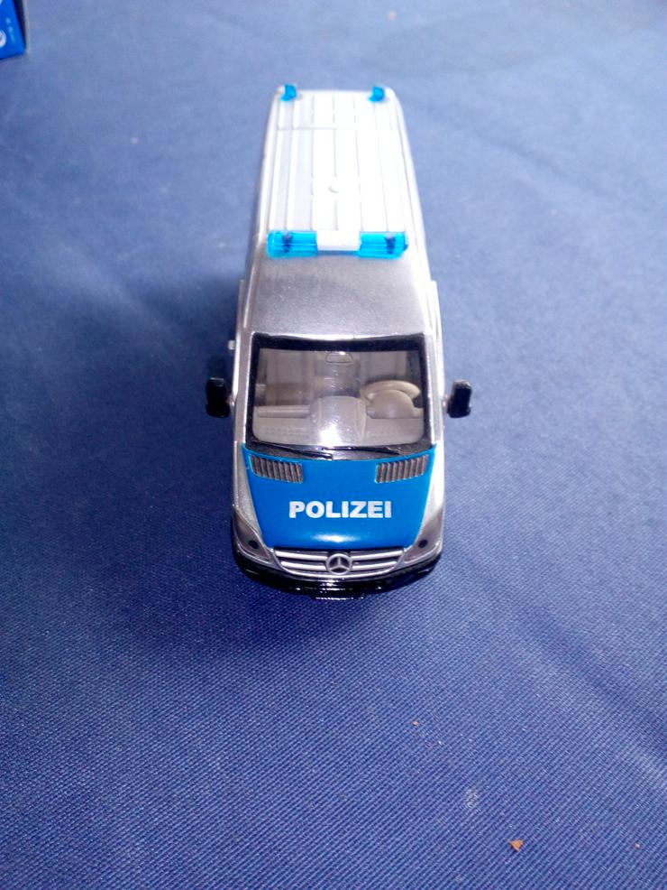 Bild 4: Polizei Mannschaftswagen, Siku 2313, Metall, Maßstab 1:50