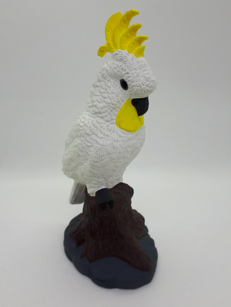 Weißer Kakadu auf Baum Vogel Keramikfigur Schrühware Vögel