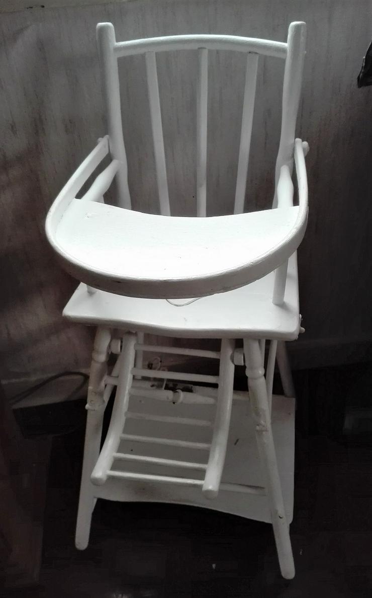 Antiker Kinderhochstuhl umbaubar zum Spieltisch - Stühle, Bänke & Sitzmöbel - Bild 1