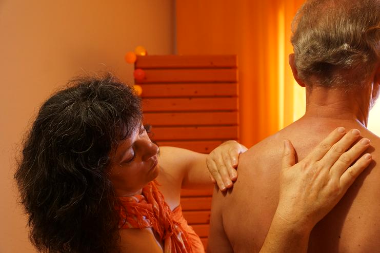 Lomi Lomi Massagen bei Wellness & Passion in Weil der Stadt-Merklingen - Schönheit & Wohlbefinden - Bild 6