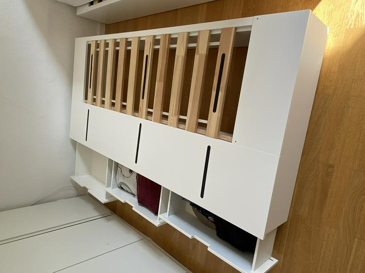 Bild 2: Komplett Bett: IKEA NORDLI Bettgestell mit Schubladen + HYLLESTAD Matratze (90x200). Sehr guter Zustand