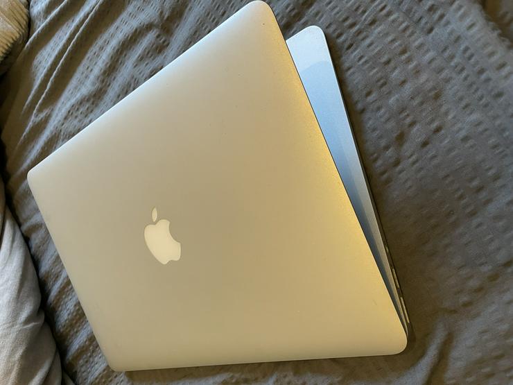 Bild 1: MacBook Air - Top Zustand