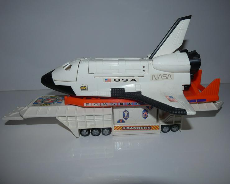 Matchbox Mega RIG Rescue Squad Space Shuttle Transporter  - Rennbahnen & Fahrzeuge - Bild 2