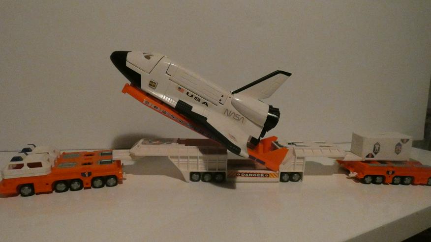 Bild 6: Matchbox Mega RIG Rescue Squad Space Shuttle Transporter 