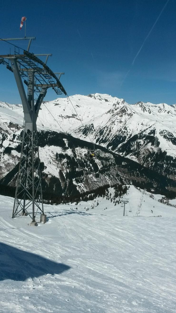 Bild 7: Skifahren in der Gruppe- Familien-Skifreizeiten 25.3.-01. April und 01.-08. April Ski Amadé (2023)