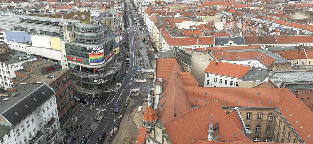 Bild 2: Führung Rathausturm Neukölln  mit Reinhold Steinle