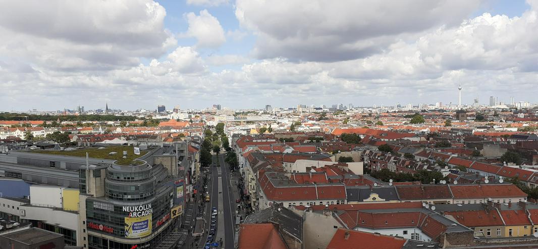 Bild 2: Führung Rathausturm Neukölln  mit Reinhold Steinle