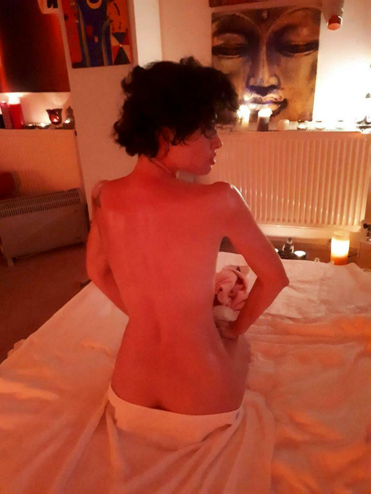 Bild 4: Masseur bietet 120 min Yoni-Massage für die Frau in Krefeld + 20 Km und in meinem  Massage Room.