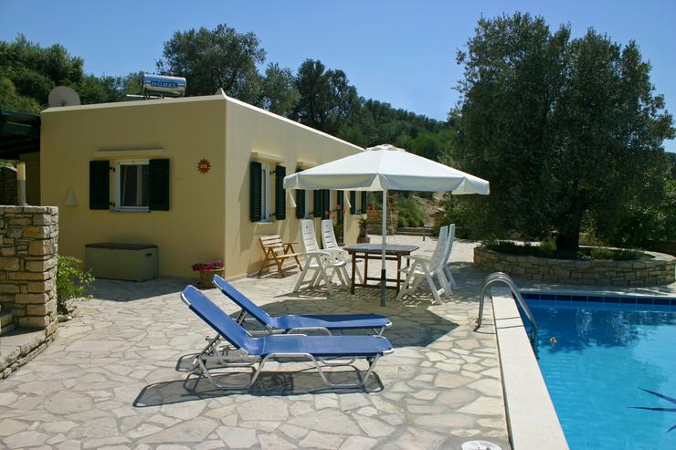Bild 2: RUHIG SÜD KRETA: villa mit pool und meeresblick