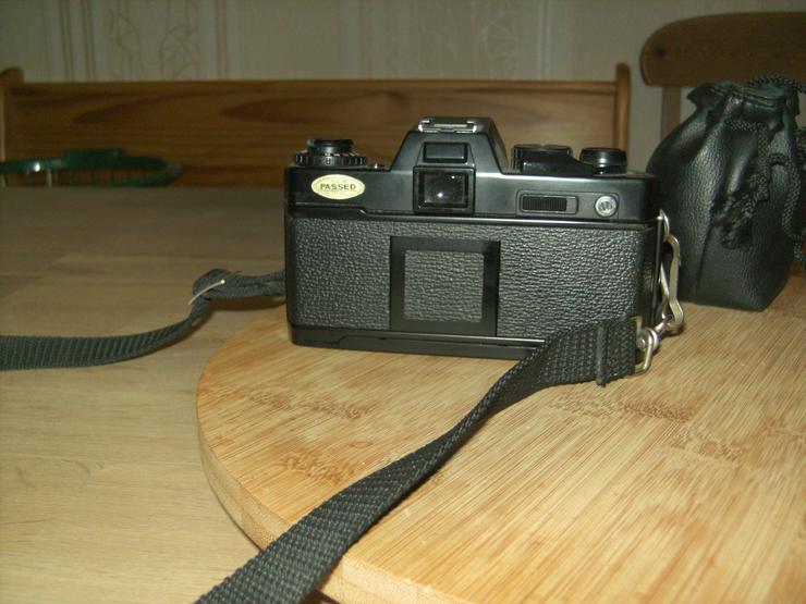 Bild 5: Ältere Spiegelreflexkamera Yhashica FR I mit 2 Objektiven