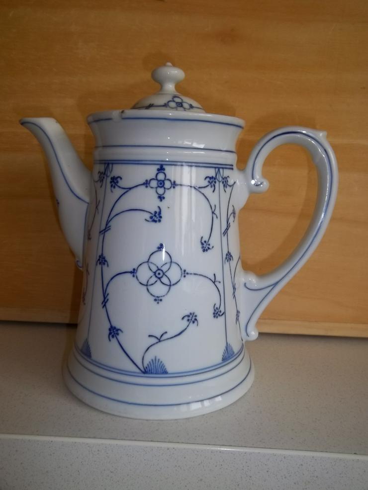 Bild 2: Antike Kaffeekanne Strohblume friesisch blau