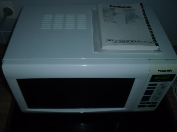 Bild 10: RADIO FM;AM; KV; KASSETTEN RECORDER mit DVD Player. + Mikrowelle 