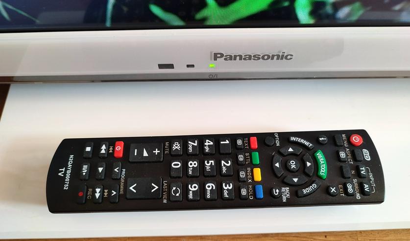 Panasonic LED-LCD TV TX-L42ETW5W 3D Full HD 107cm/42” Diagonale - 25 bis 45 Zoll - Bild 4