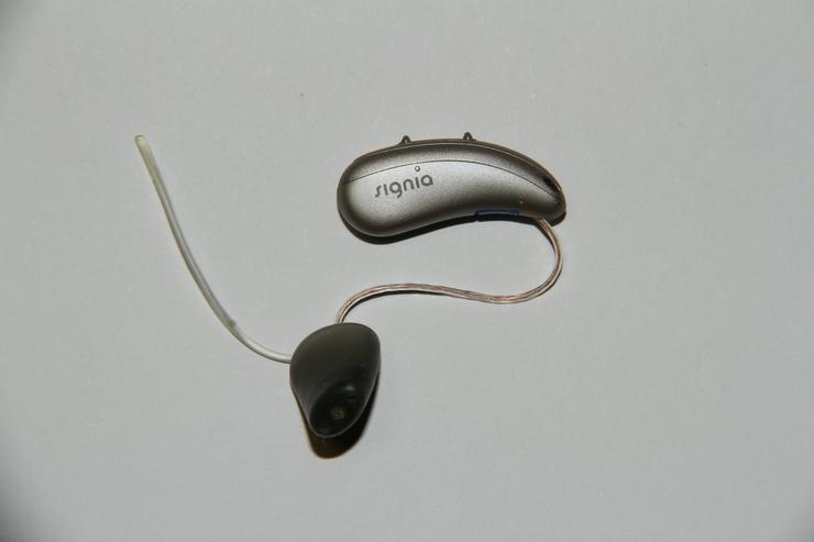 Bild 2: Hochwertiges Hörgerät, Signia Pure Charge&Go 2X M; Links