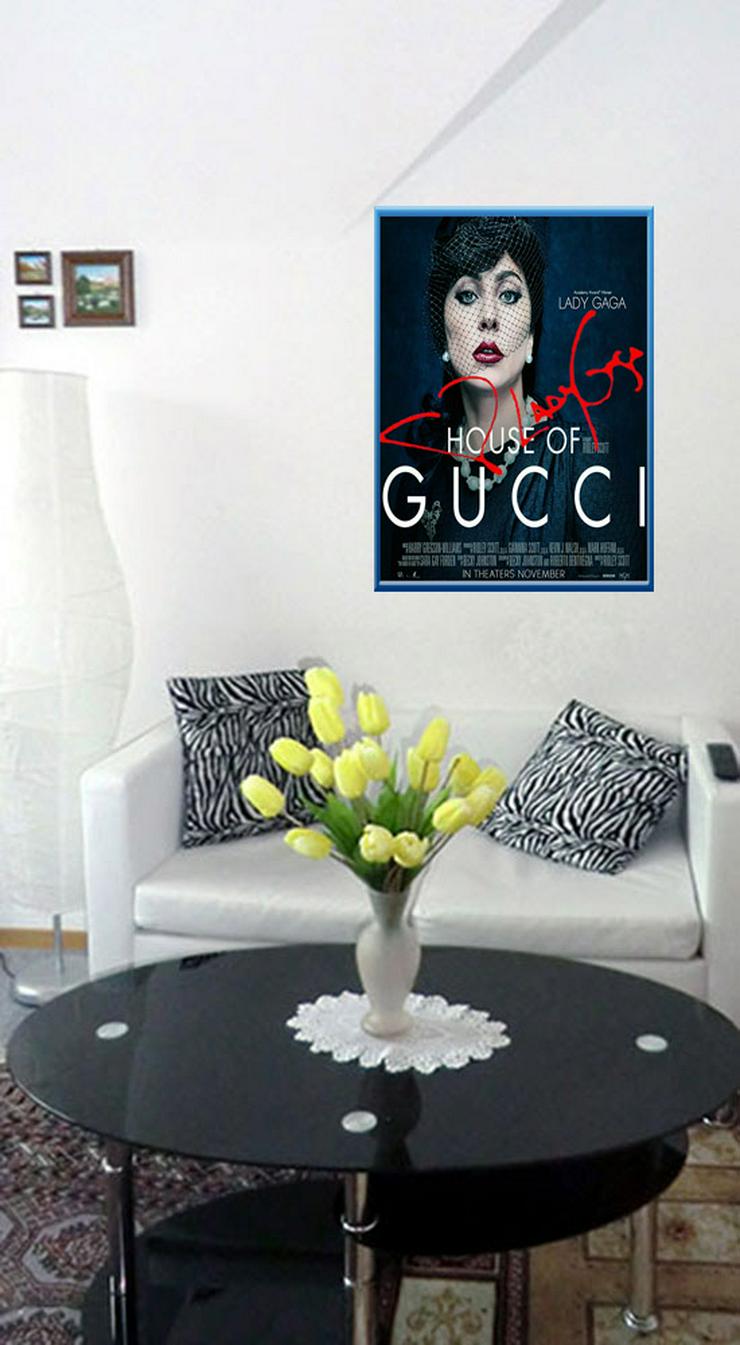 LADY GAGA. signiertes Gucci-Souvenir aus New York. Coole Wanddekoration für Ihr Zuhause! Ein Blickfang in jedem Zimmer! Geschenkidee.       